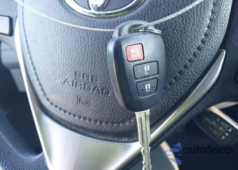 2017 Toyota Rav4 Le z USA, uszkodzony, nr VIN JTMBFREVXHJ162742